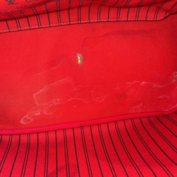 Louis Vuitton MM Neverfull - Picture 9 of 11